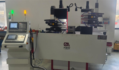 數(shù)控自動鉆孔機床春節(jié)放假前準(zhǔn)備